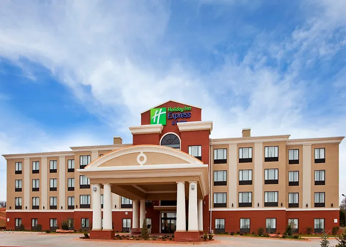 Hotel with pool: Holiday Inn Express Hotel & Suites Guthrie North Edmond, An Ihg Hotel